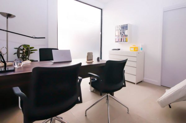 Despacho grande para consultas médicas y psicoloógicas para alquilar en Madrid